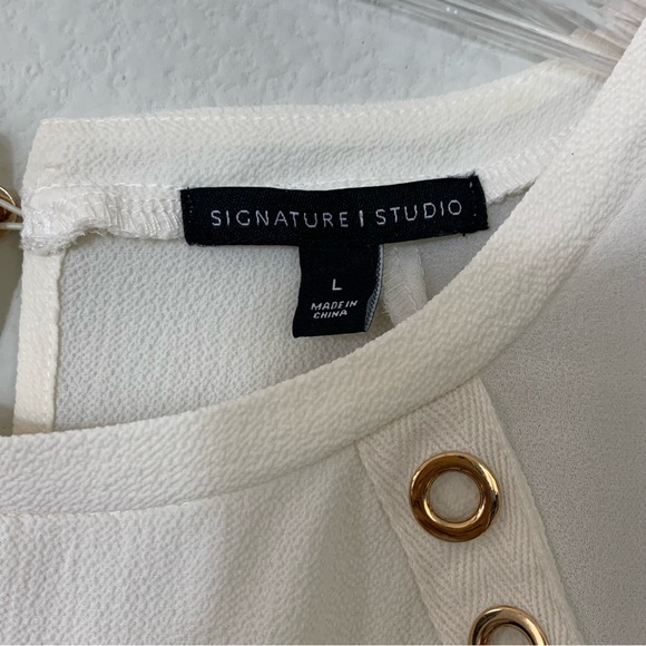 Signature Studio Lightweight Sleeveless Blouse Shirt with Gold Details size L - Picture 4 of 12